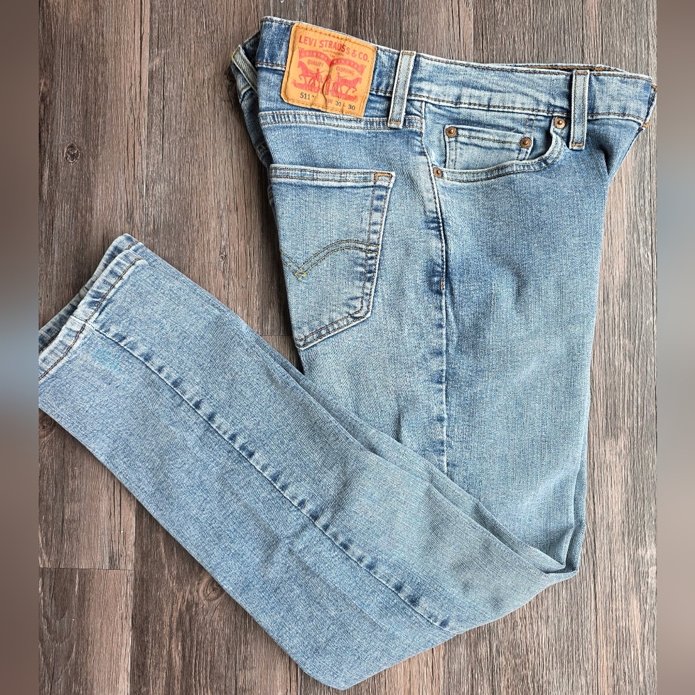 Levi’s 511 Slim Fit Mens Jeans W 30 / L 30 – Light Wash Classic Denim